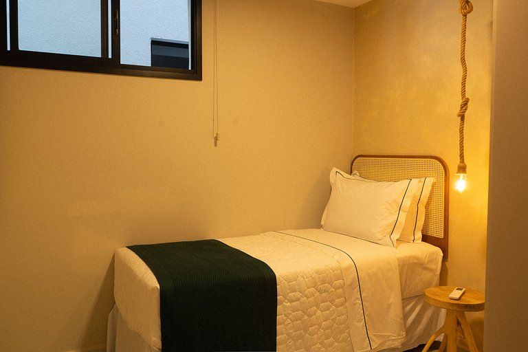 Muro Alto luxo com piscina privativa by Sintta