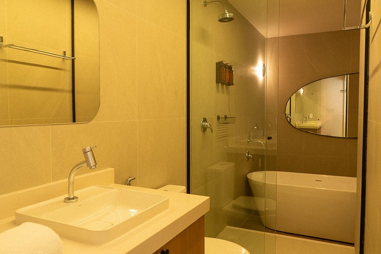 Muro Alto luxo com piscina privativa by Sintta