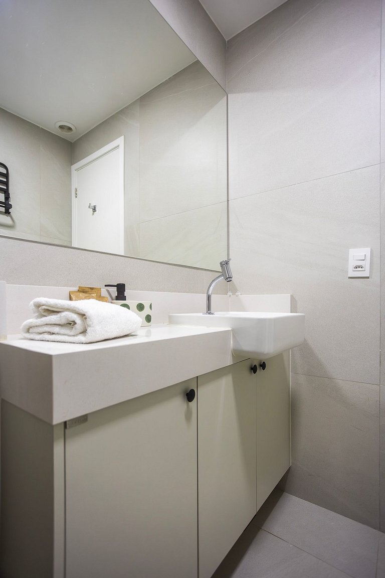 Apartamento luxo pé na areia, By Sintta